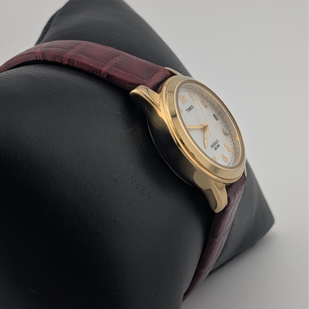 Timex Indiglo Mother of Pearl Dial Gold Tone Burgandy Leather Strap Watch 25mm - Picture 8 of 10